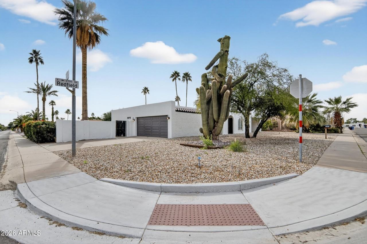 6843 E Redfield Rd - Photo 2 of 48