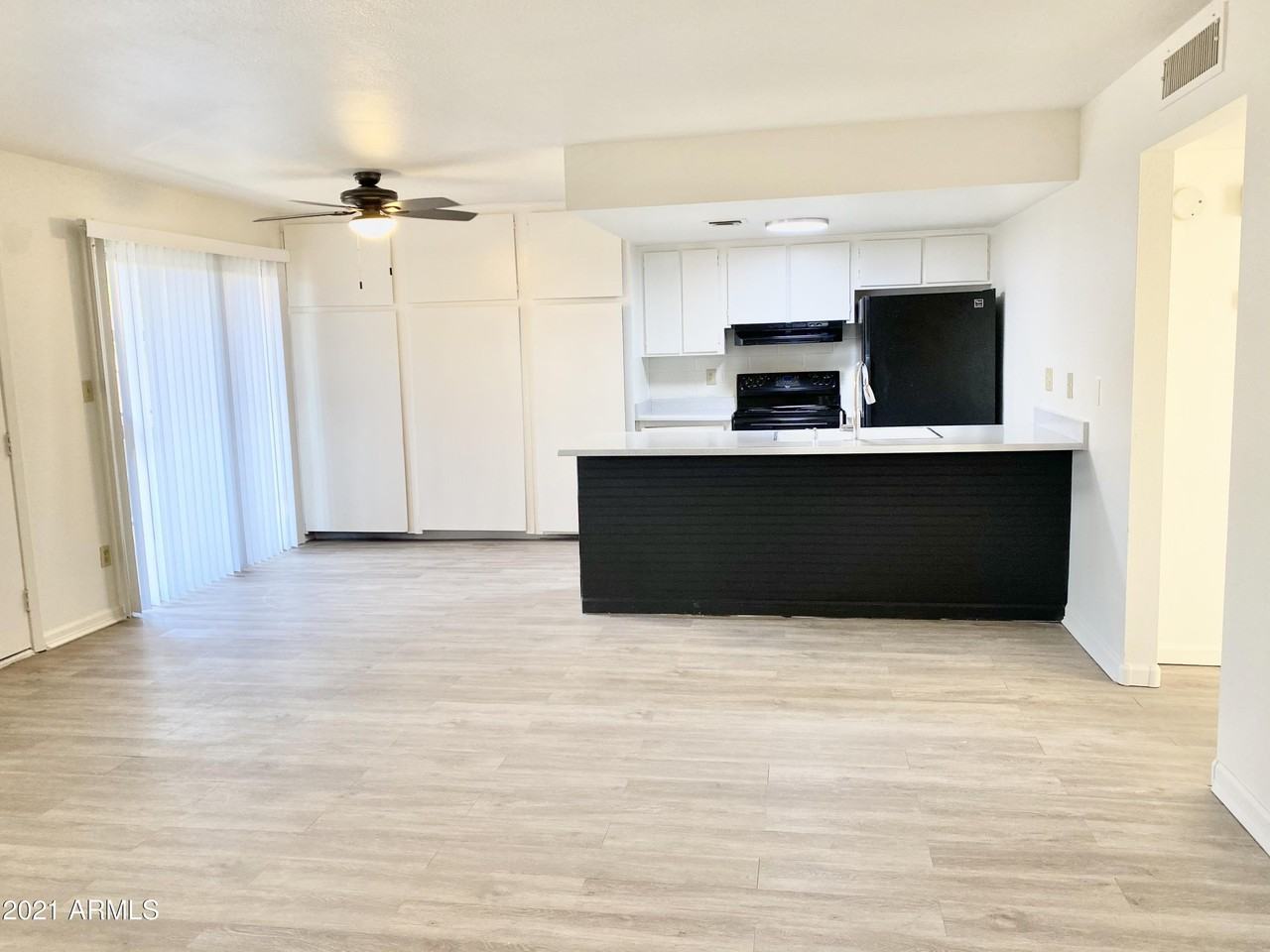 8529 E Portland St - Photo 4 of 21