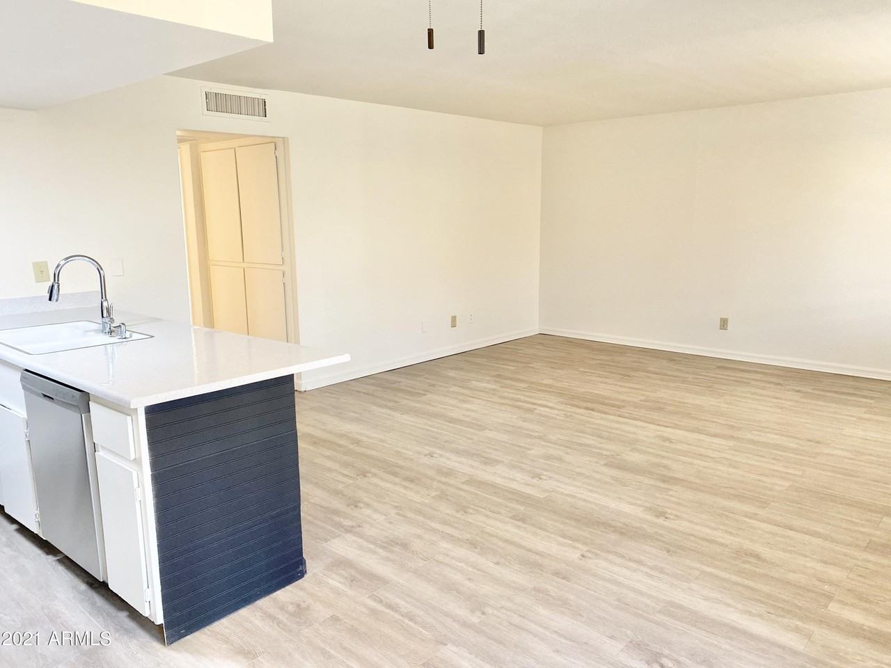 8529 E Portland St - Photo 7 of 21