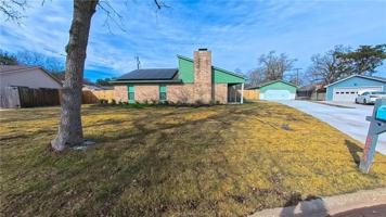 featured image of 2804 Henry Ct