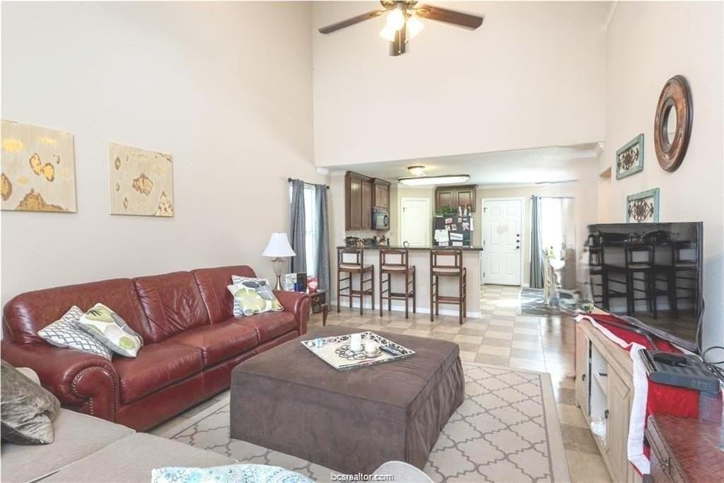 1708 Boardwalk Ct - Photo 2 of 15