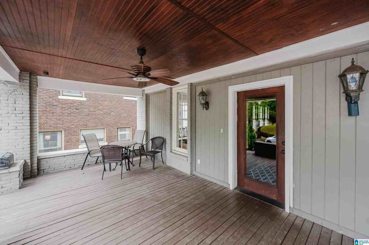 2810 Rhodes Cir S - Photo 3 of 24