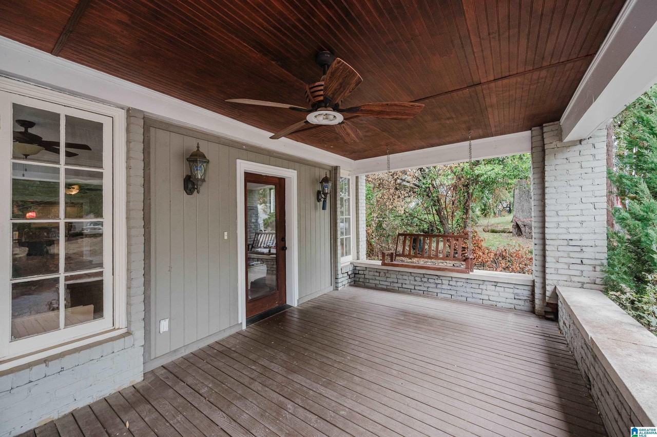 2810 Rhodes Cir S - Photo 4 of 24