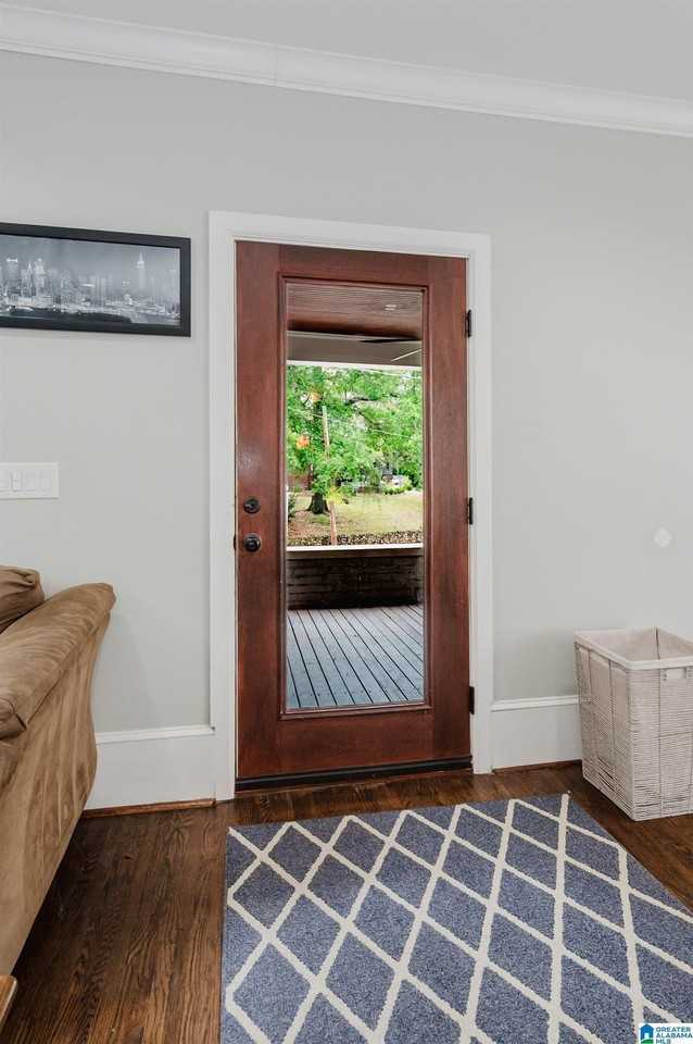 2810 Rhodes Cir S - Photo 5 of 24