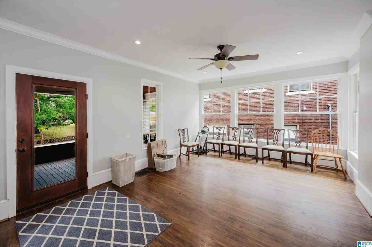 2810 Rhodes Cir S - Photo 6 of 24