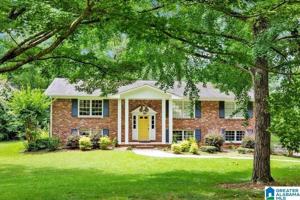 featured image of 3228 Mockingbird Ln