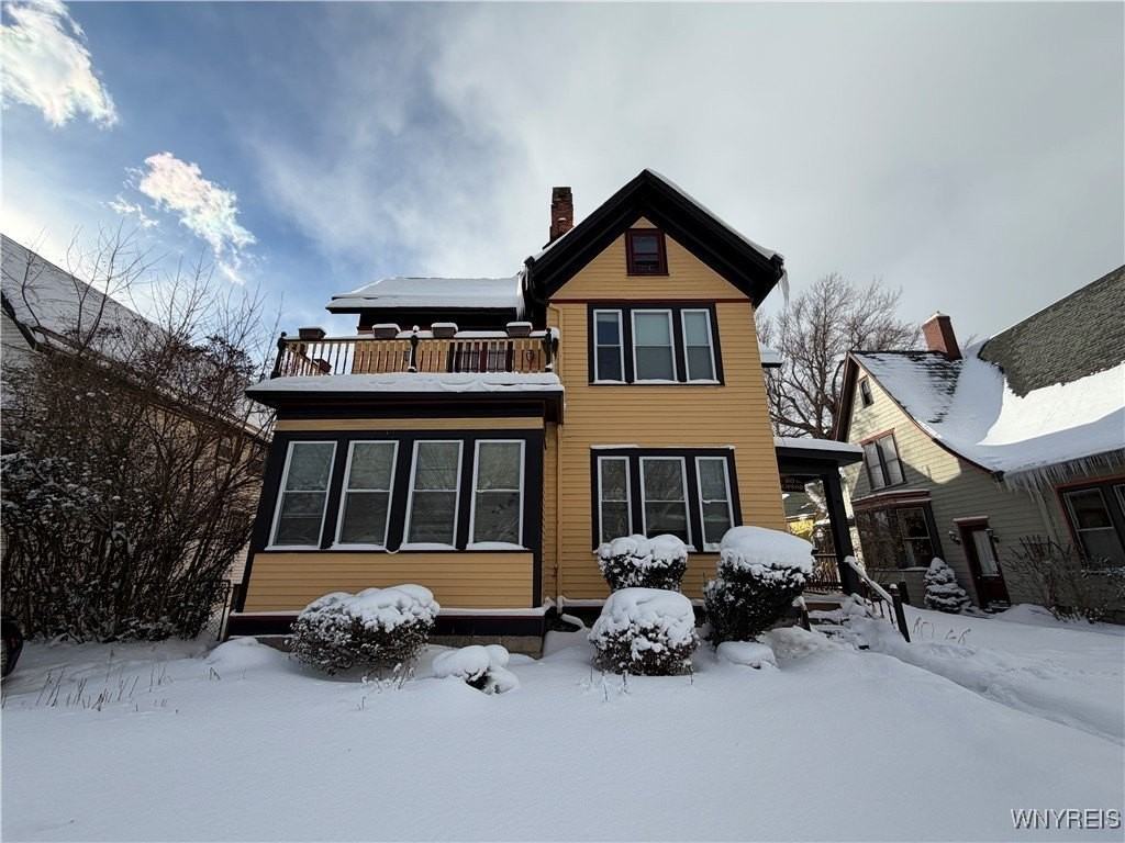 180 Richmond Ave Apt 4 #4 - Photo 2 of 21