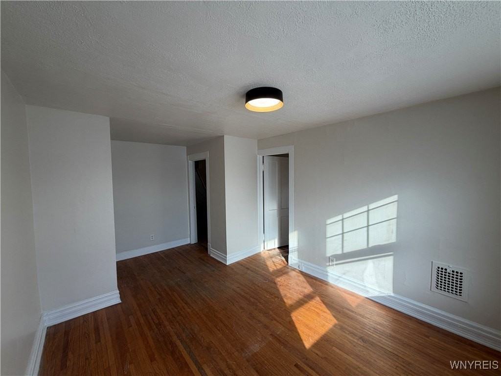 180 Richmond Ave Apt 4 #4 - Photo 4 of 21