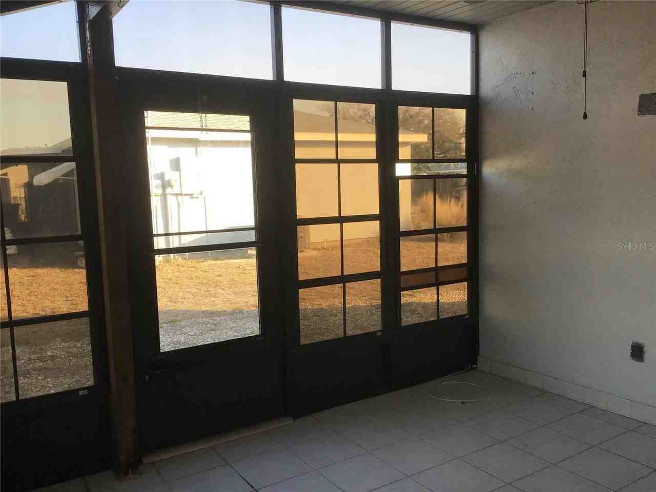 3087 Idlewood St - Photo 5 of 11