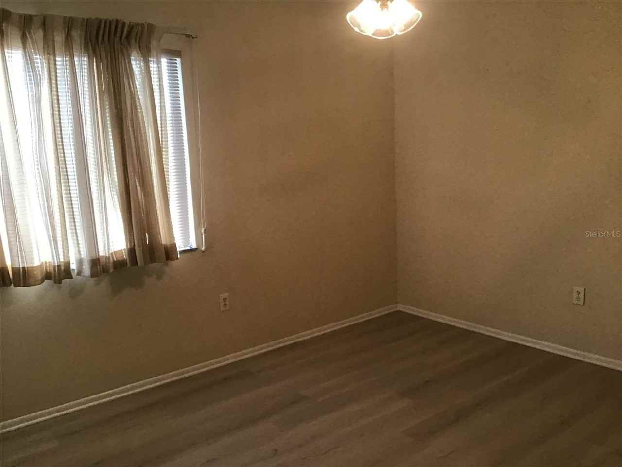 3087 Idlewood St - Photo 7 of 11