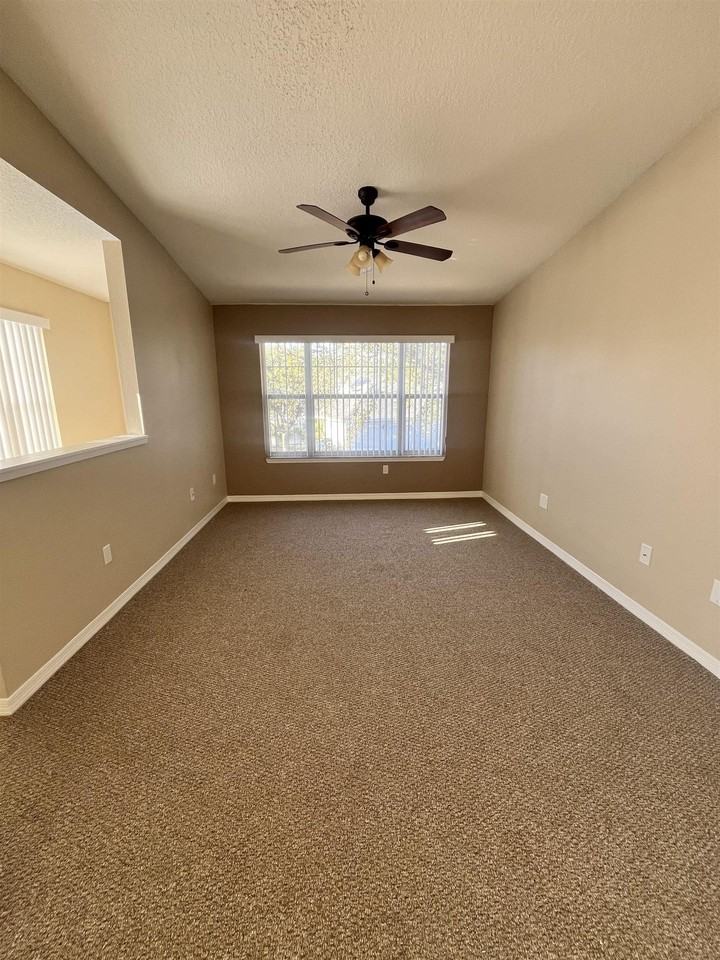 28212 Harbour Vista Cir - Photo 5 of 32