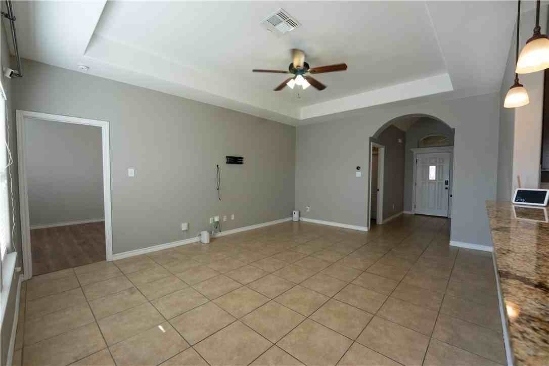 3001 Dante Dr - Photo 3 of 17