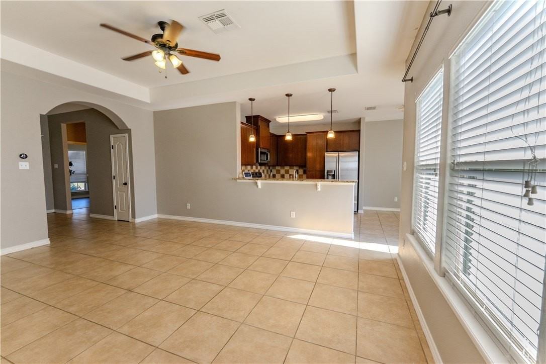 3001 Dante Dr - Photo 4 of 17