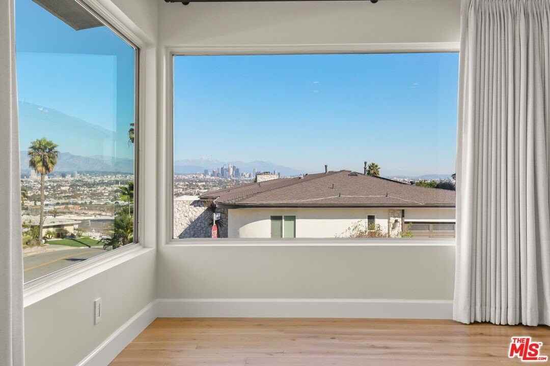 4102 S Cloverdale Ave - Photo 7 of 33