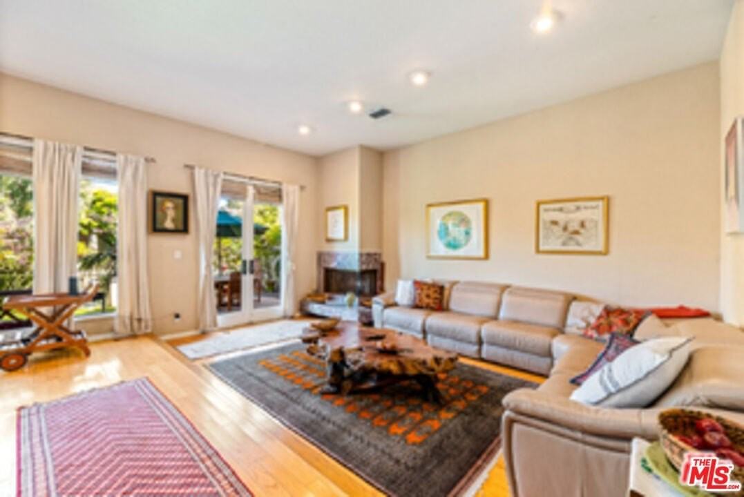 225 Sherman Canal - Photo 4 of 38