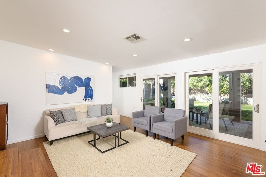 13451 Friar St - Photo 4 of 24