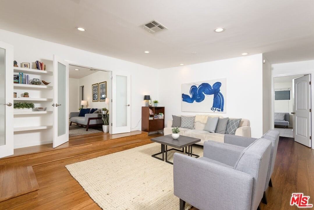 13451 Friar St - Photo 6 of 24