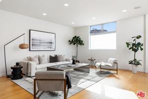 featured image of 2307 Oakwood Ave