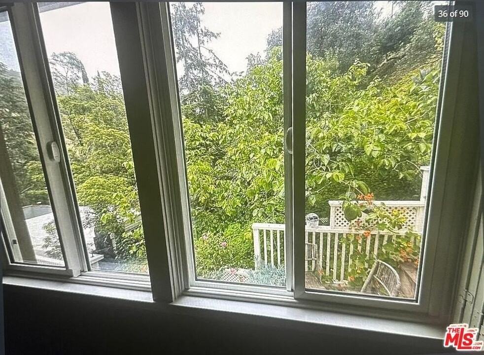 1552 Crater Ln - Photo 4 of 21