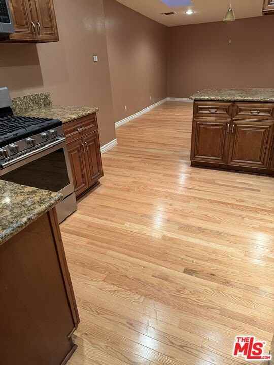 1552 Crater Ln - Photo 6 of 21