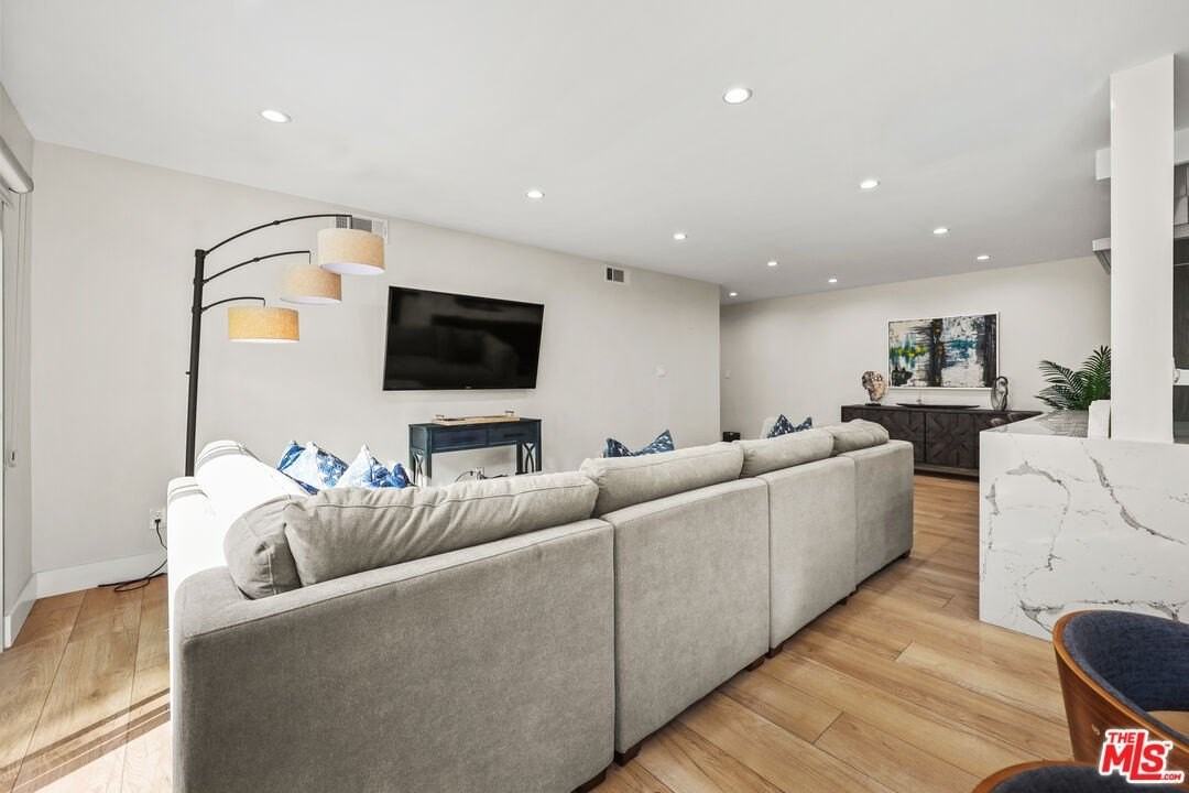 1045 N Kings Rd Apt 108 #108 - Photo 4 of 22