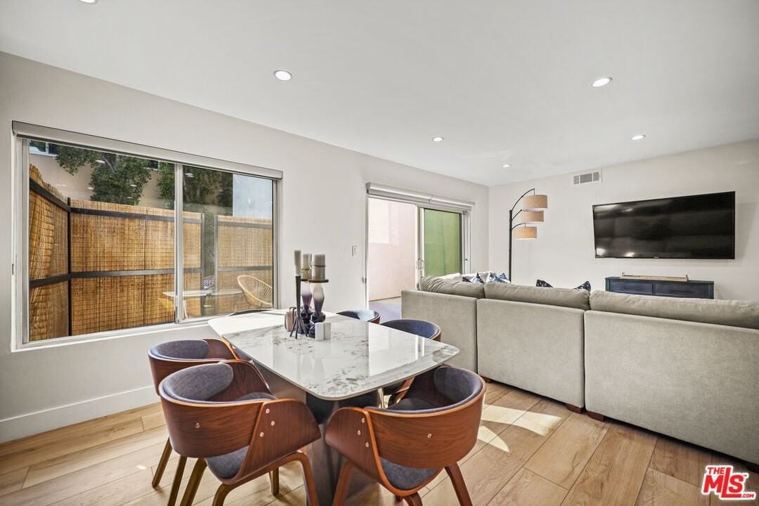 1045 N Kings Rd Apt 108 #108 - Photo 5 of 22