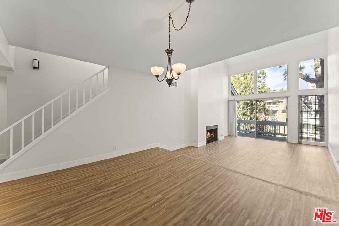 4338 Redwood Ave Unit B315 #B315 - Photo 2 of 29