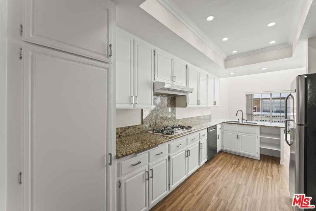 4338 Redwood Ave Unit B315 #B315 - Photo 6 of 29