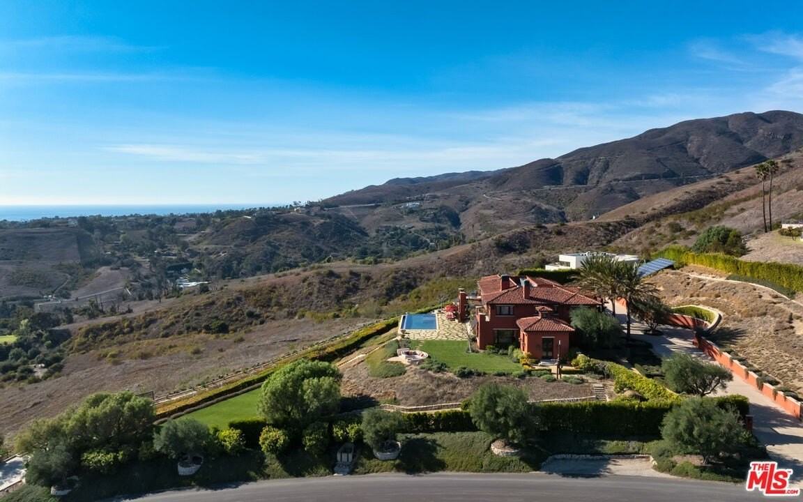 6093 Murphy Way - Photo 4 of 50