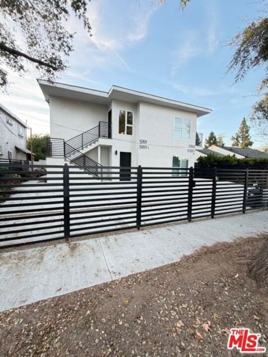 5191 5193 Lindley Ave - Photo 4 of 46