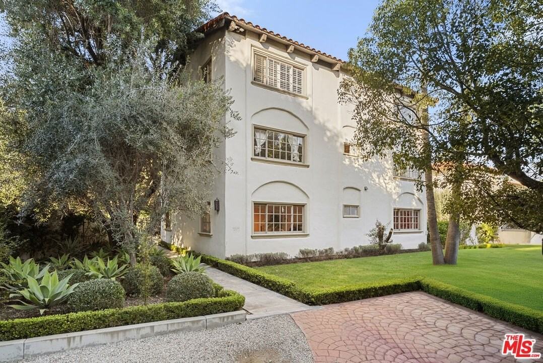 906 Benedict Canyon Dr - Photo 2 of 13