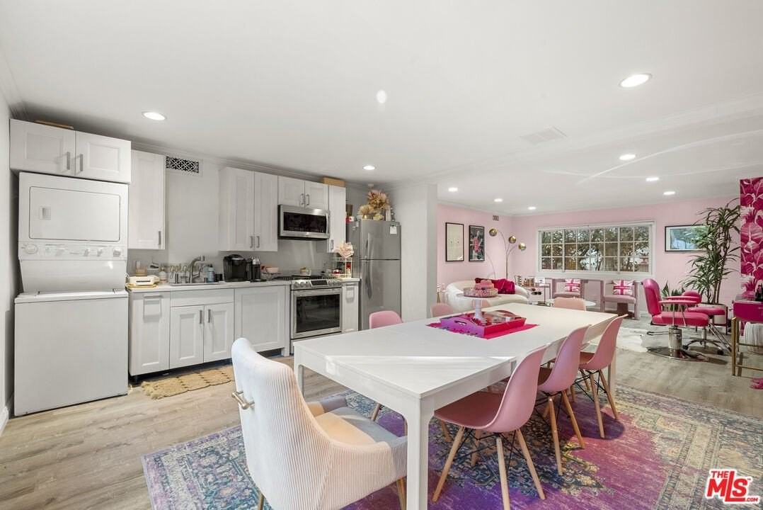 906 Benedict Canyon Dr - Photo 7 of 13