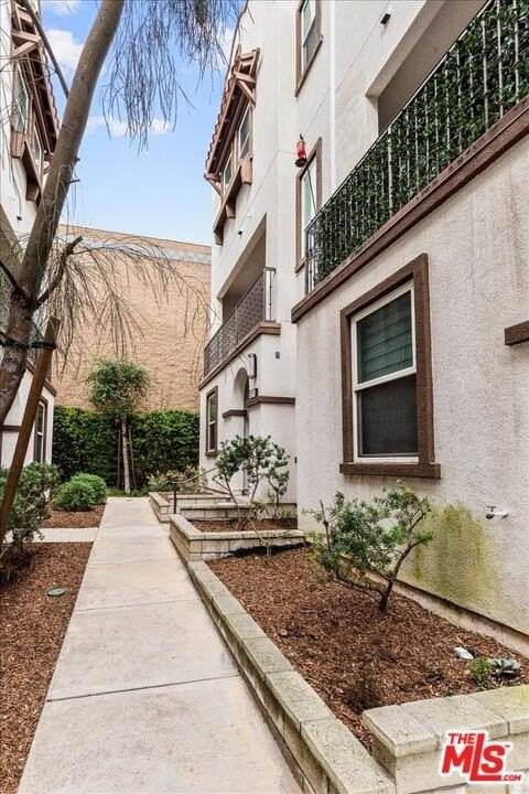 127 S Boeing Ln - Photo 2 of 23