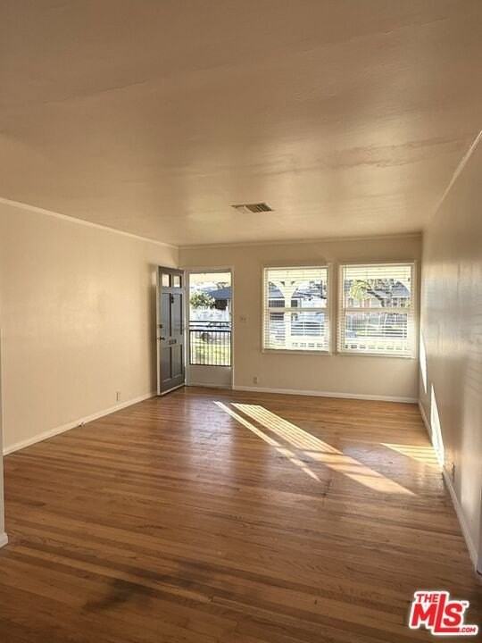 6232 Goodland Ave - Photo 3 of 38