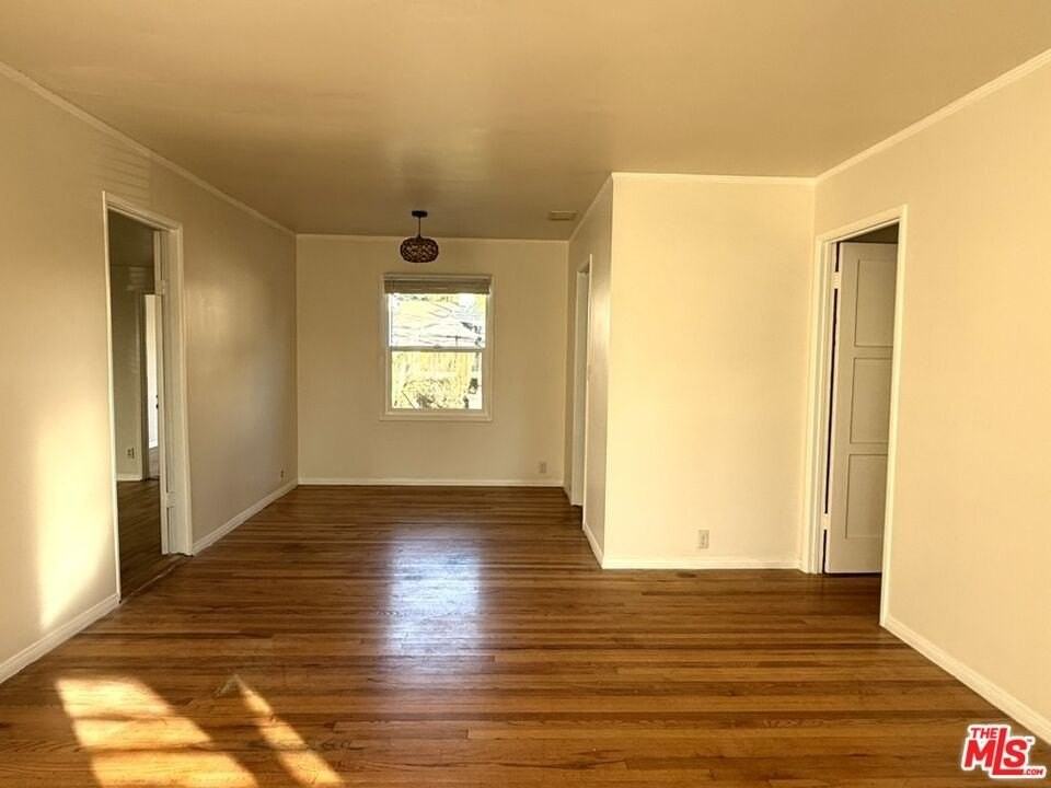 6232 Goodland Ave - Photo 4 of 38