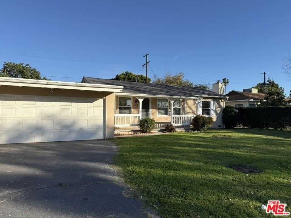 6232 Goodland Ave - Photo 5 of 38