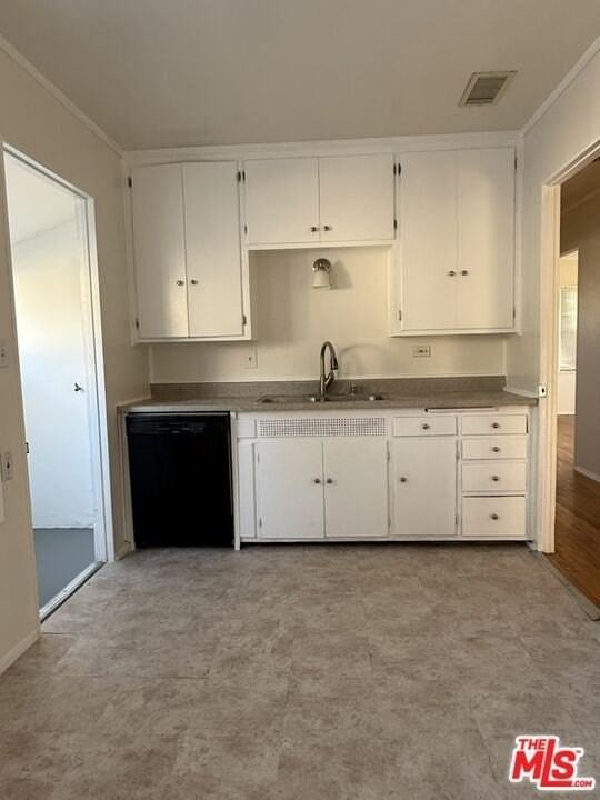 6232 Goodland Ave - Photo 6 of 38