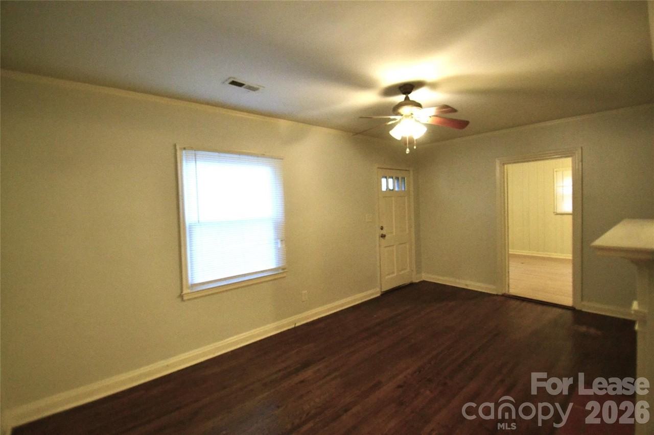 900 Leigh Ave - Photo 3 of 5