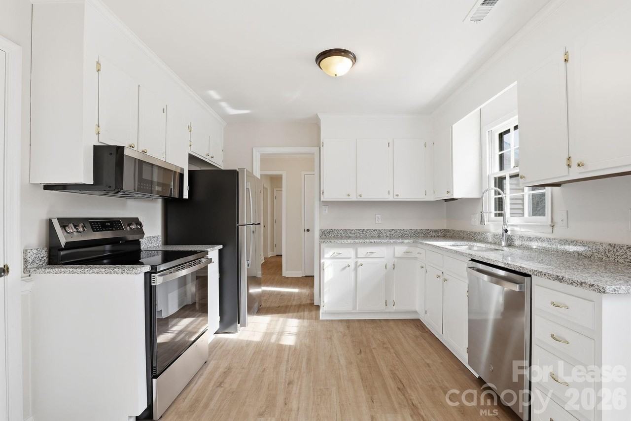 7224 Hackberry Ln - Photo 2 of 30