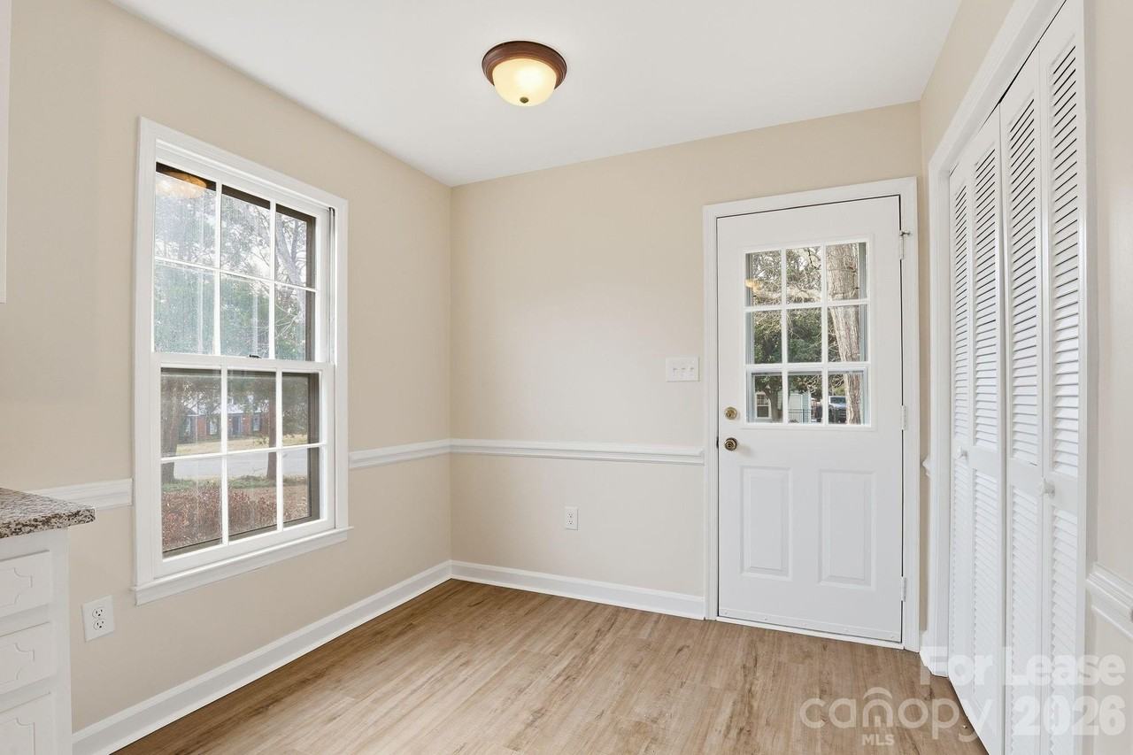 7224 Hackberry Ln - Photo 5 of 30