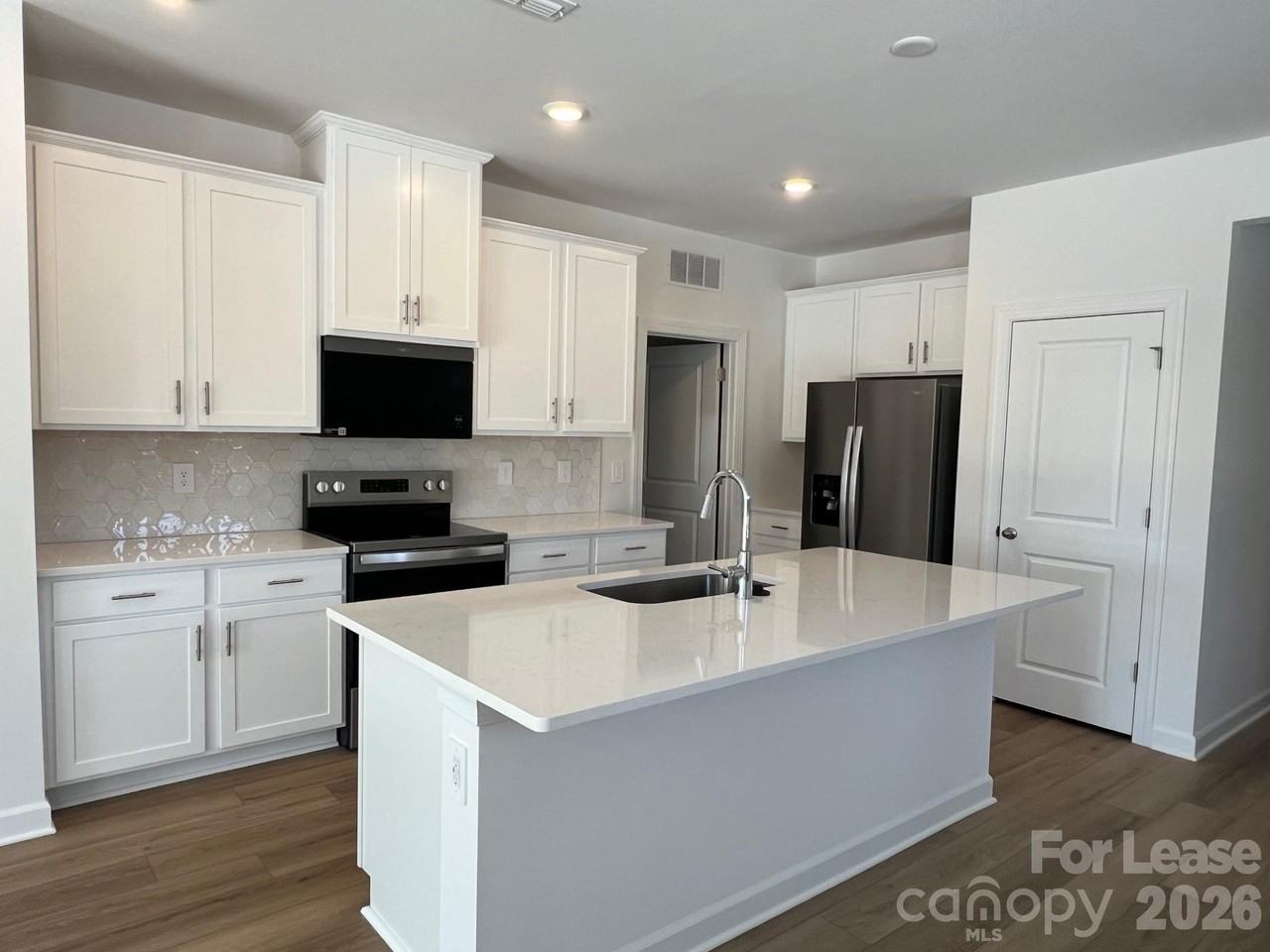 1548 31st St Ne - Photo 2 of 15