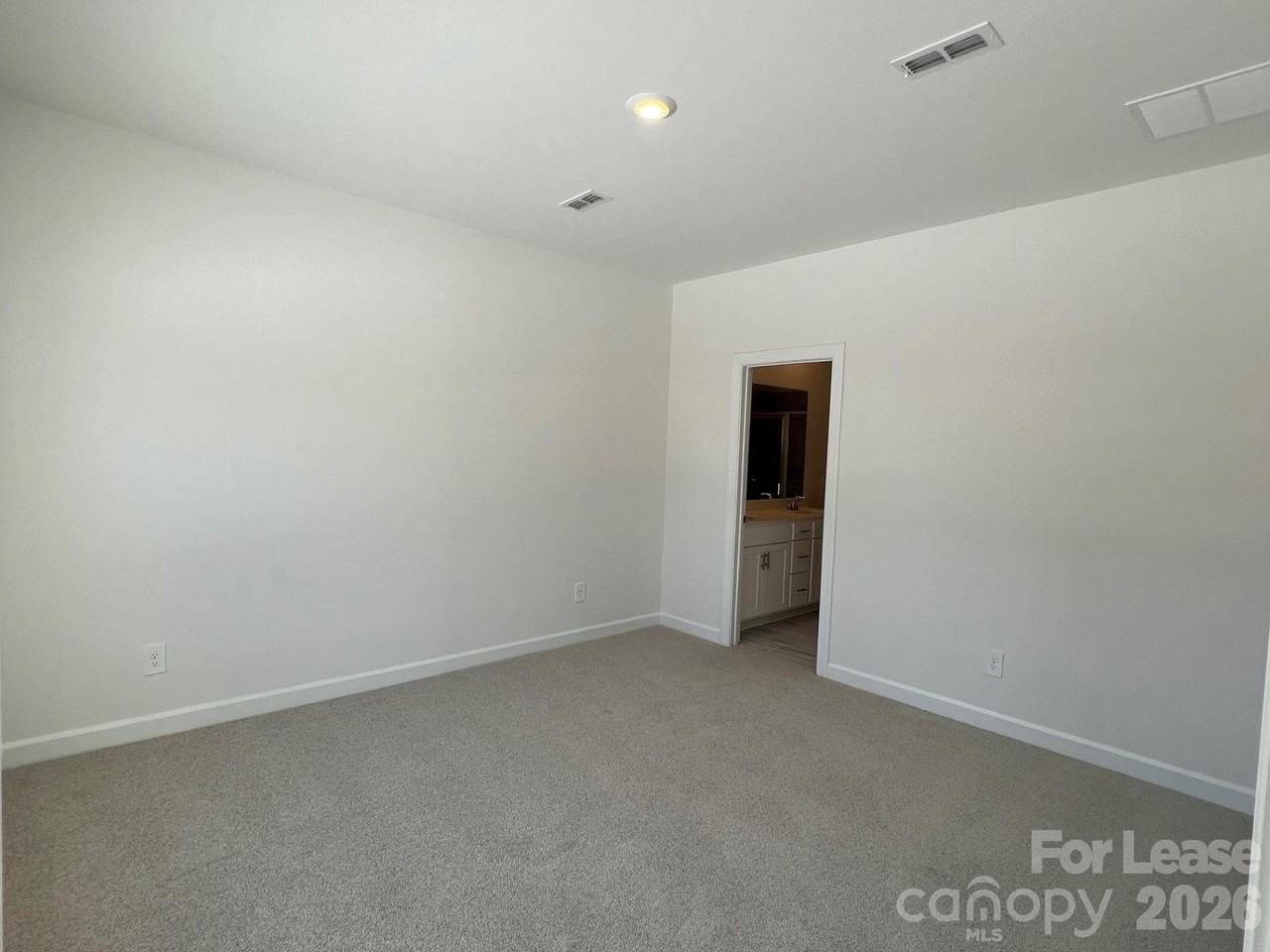 1548 31st St Ne - Photo 5 of 15