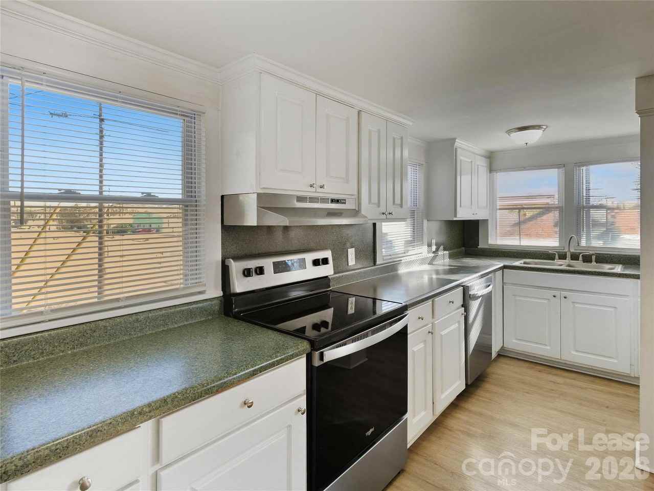 8907 E Franklin St - Photo 6 of 20