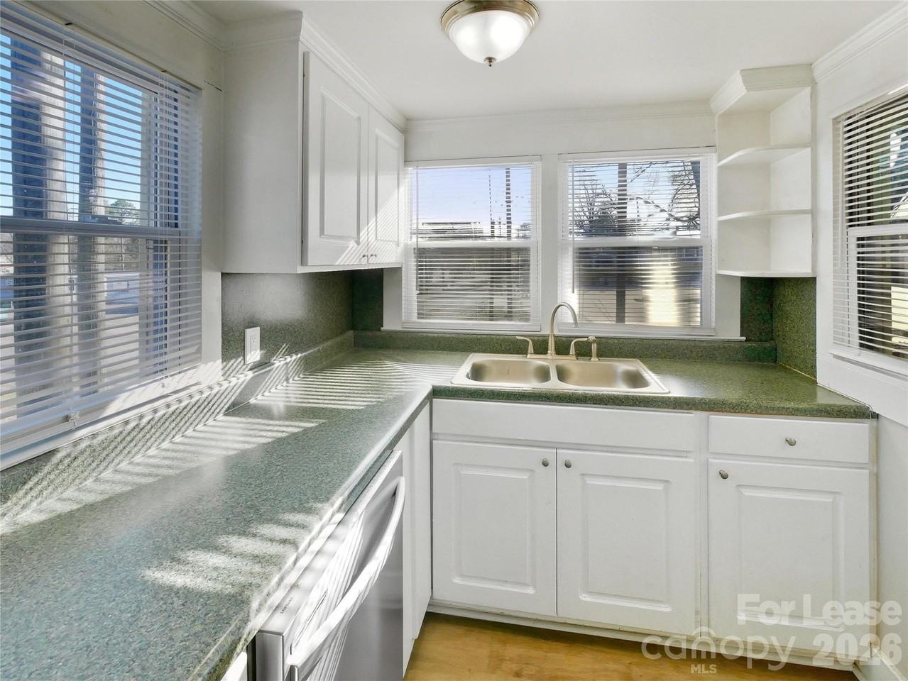 8907 E Franklin St - Photo 7 of 20