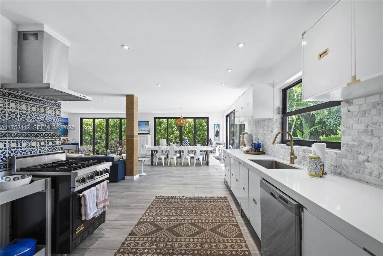 Ne 89th St #SFH - Photo 7 of 8