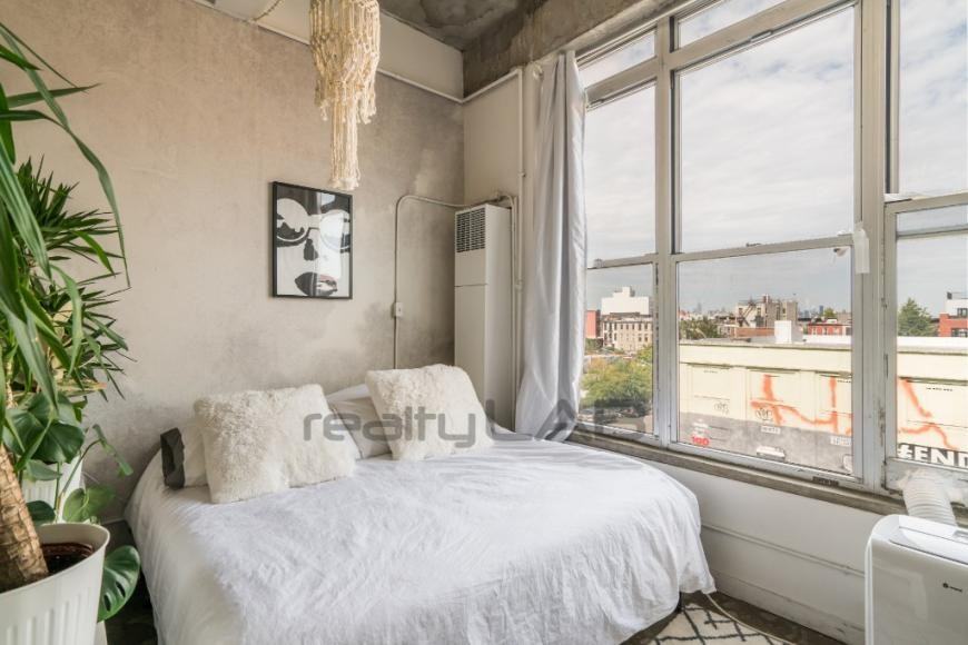 1236 Atlantic Ave - Photo 4 of 10