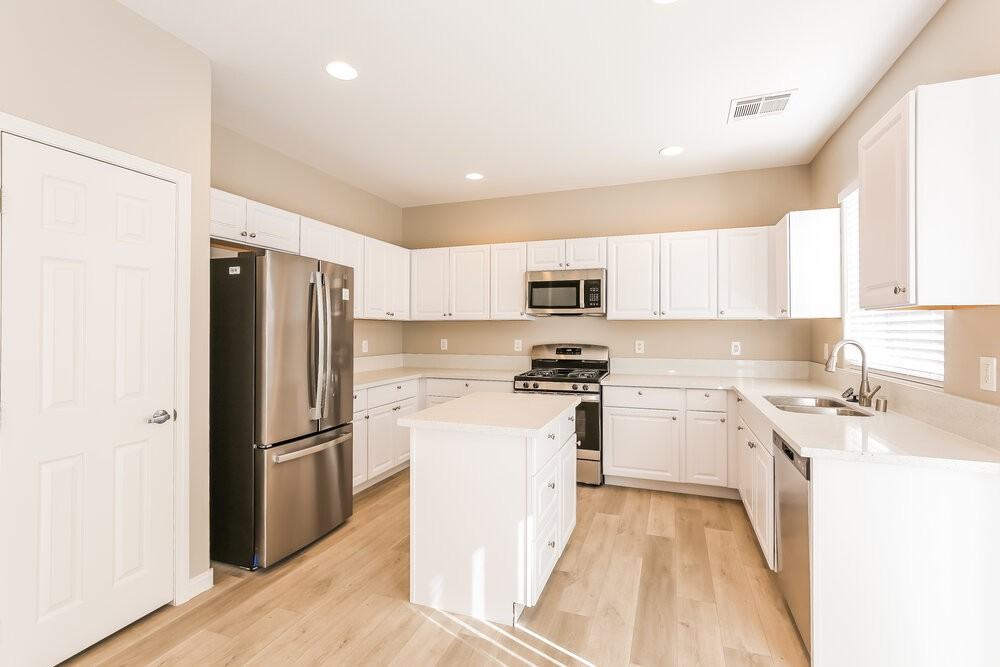 4409 Bacara Ridge Ave - Photo 5 of 17