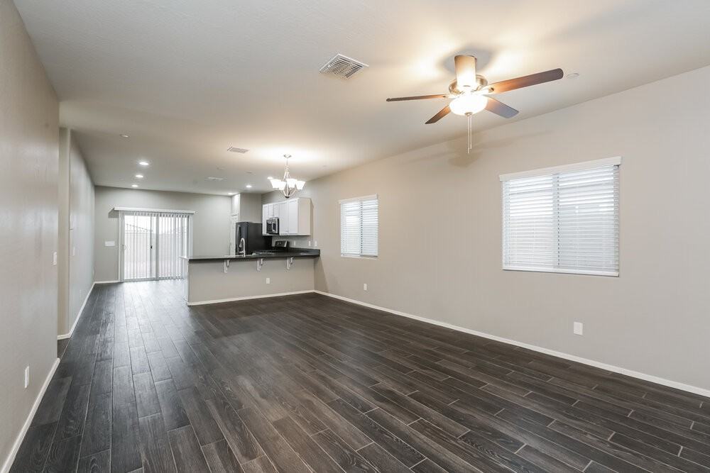 21221 W Hubbell St - Photo 3 of 16