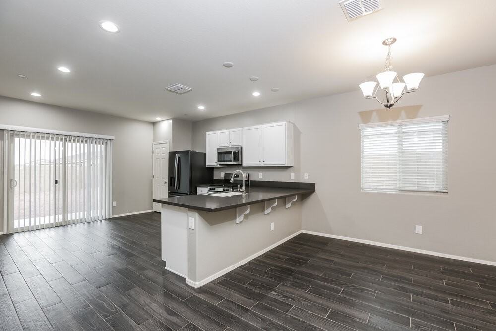 21221 W Hubbell St - Photo 6 of 16