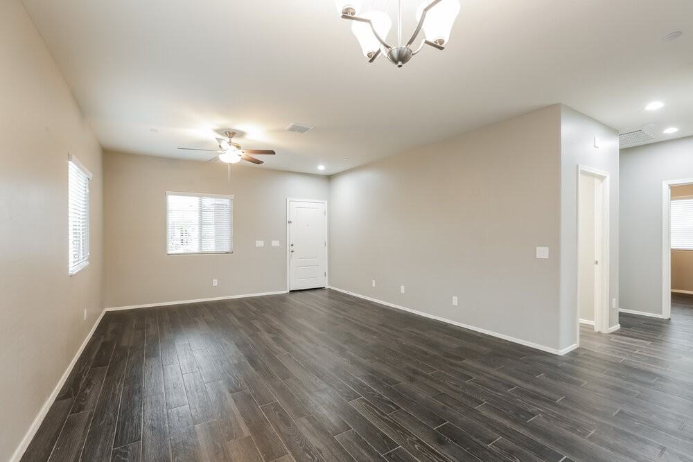 21221 W Hubbell St - Photo 7 of 16